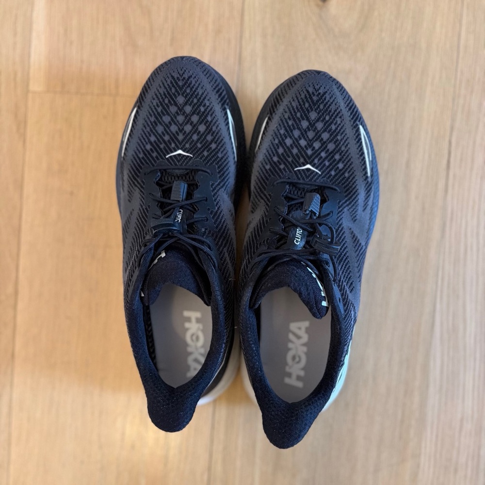 HOKA CLIFTON MENS SIZE 10